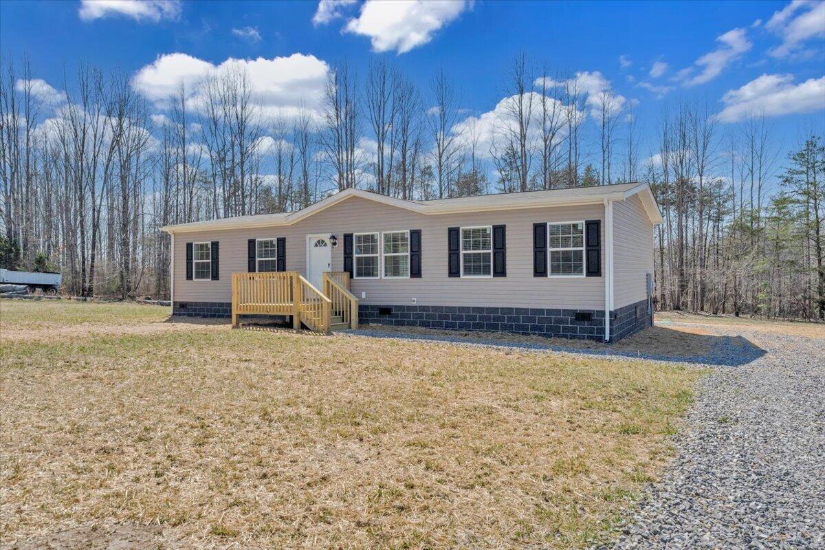 1533 Hollywood Road Appomattox, VA 24522 - Photo 4 of 43 41-MIB01686