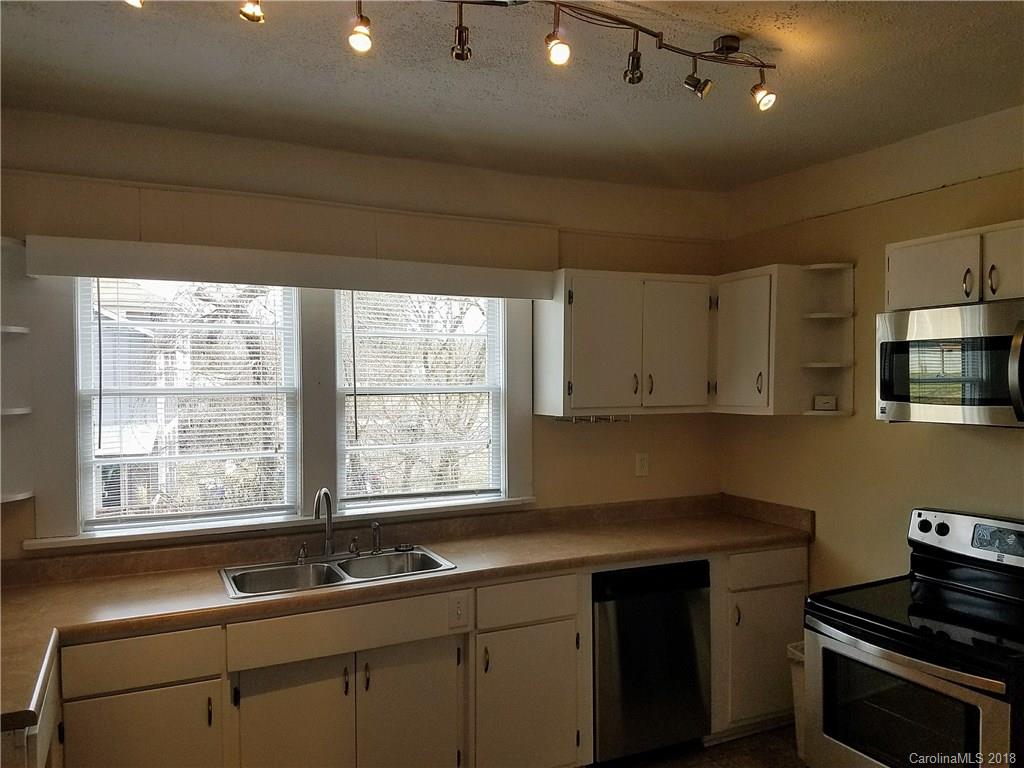 499 Fairview Road, Unit 2 Asheville, NC 28803 - Photo 5 of 9 Gallery Image 5