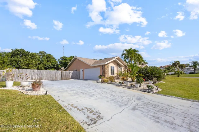 $695,000 | 162 River Walk Drive, Melbourne Beach, FL 32951