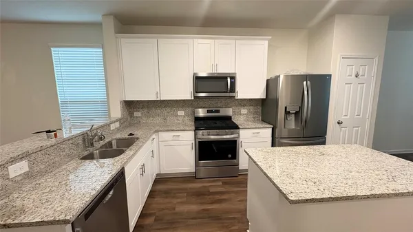 $2,000 | 4435 Rushing Ridge Court, Houston, TX 77069