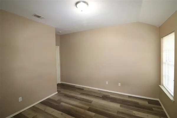 $2,300 | 6100 Harwood Crossing Drive, Arlington, TX 76018