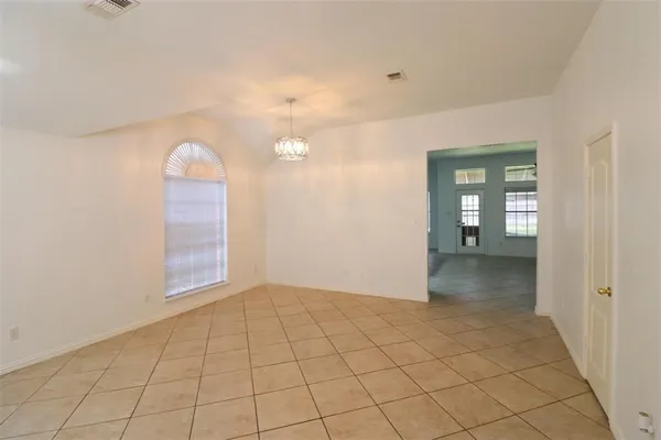 $2,300 | 6100 Harwood Crossing Drive, Arlington, TX 76018