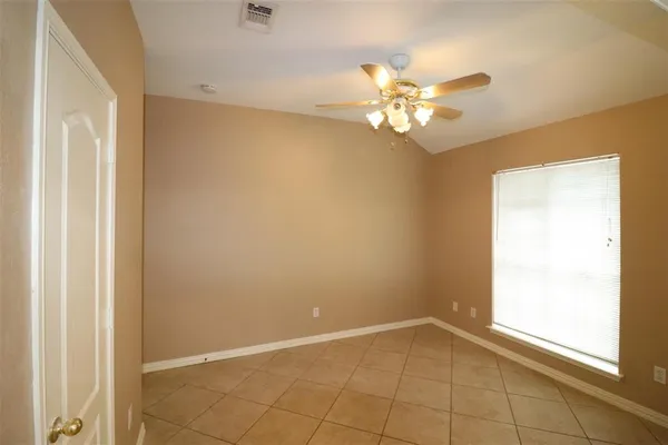 $2,300 | 6100 Harwood Crossing Drive, Arlington, TX 76018