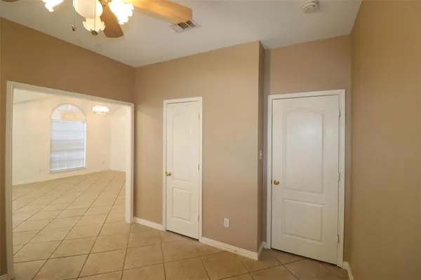 $2,300 | 6100 Harwood Crossing Drive, Arlington, TX 76018