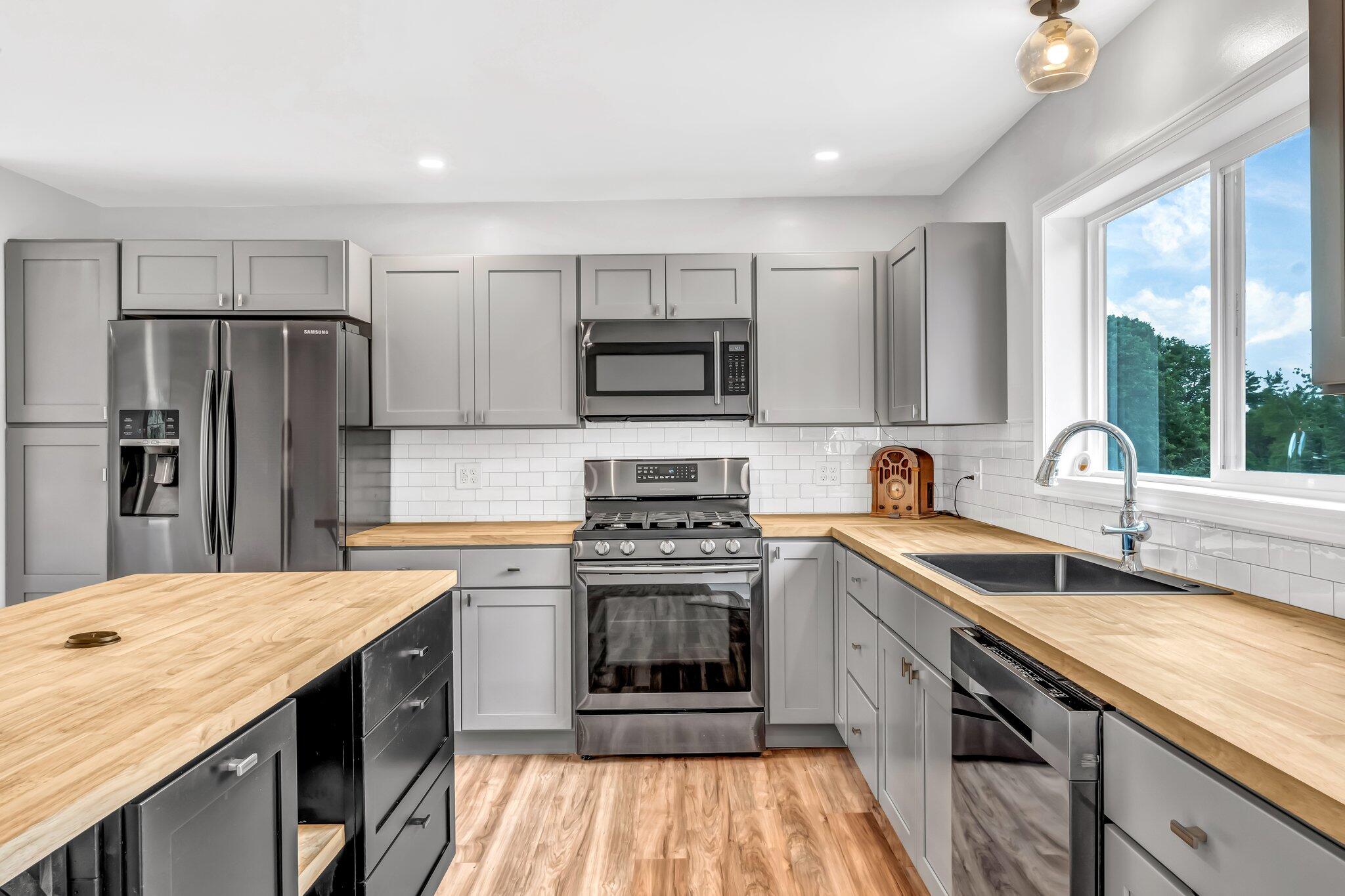 985 Main Road Eddington, ME 04428 - Photo 4 of 44 33-web-or-mls-985-main-rd