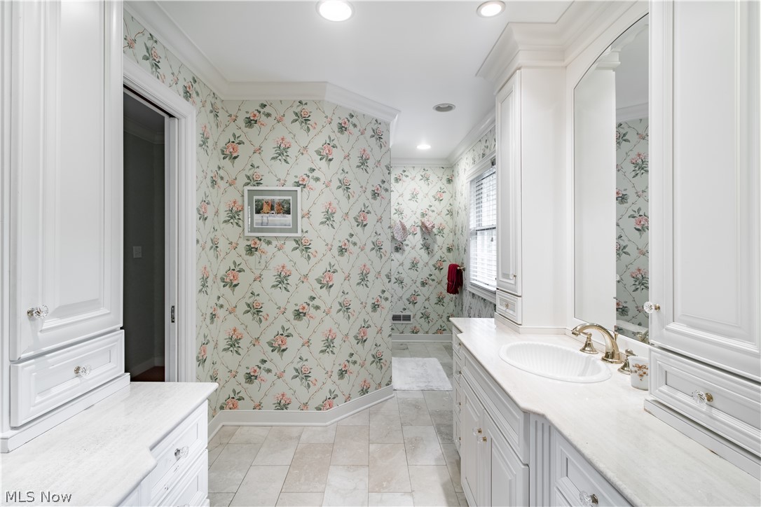 2767 Lander Road Cleveland, OH 44124 - Photo 24 of 34