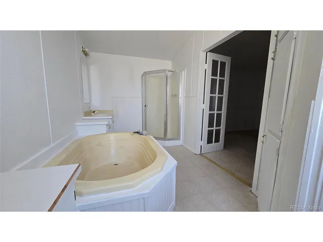 a black and white photo of a living room