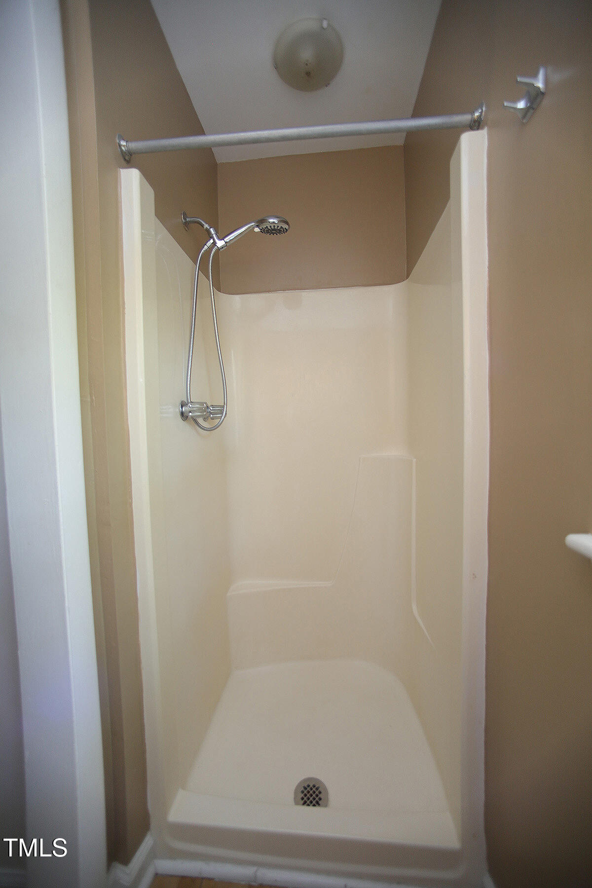 5804 Falls Of Neuse Road, Unit D Raleigh, NC 27609 - Photo 13 of 18 5804 Unit D Falls of Neuse RoadL