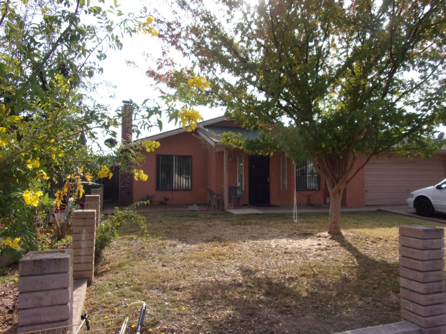 1147 East Santa Rosa Street Reedley, CA 93654 - Photo 2 of 35 Gallery Image 2