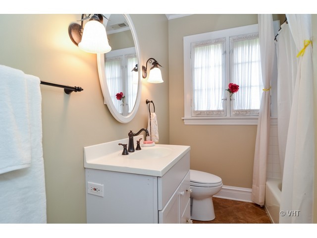 116 Berry Parkway Park Ridge, IL 60068 - Photo 12 of 18