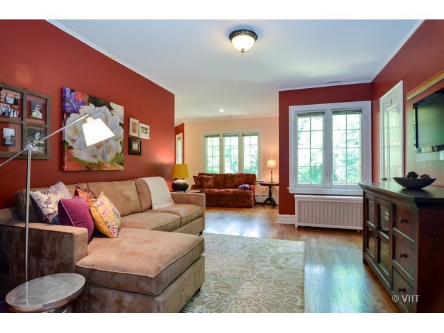 116 Berry Parkway Park Ridge, IL 60068 - Photo 7 of 18