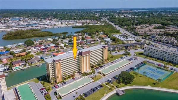 $2,000 | 4725 Cove Circle, Unit 804, St. Petersburg, FL 33708