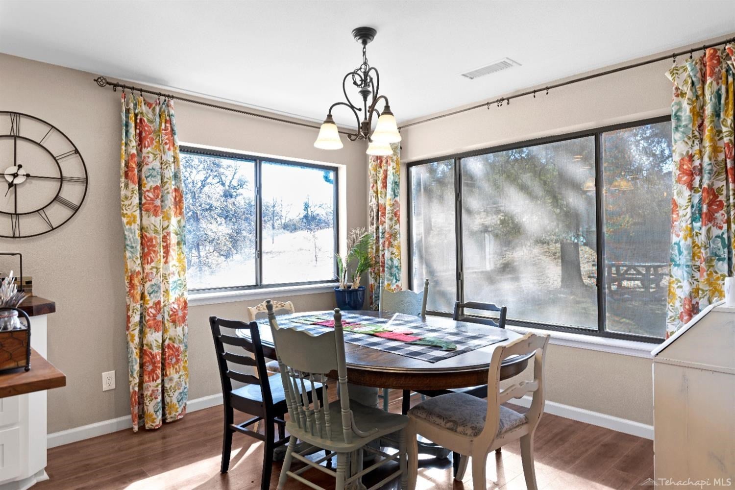 26000 Bear Valley Road Tehachapi, CA 93561 - Photo 6 of 47 Gallery Image 6