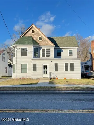 $1,100 | 23 River Street, Unit 1, Hoosick Falls, NY 12090