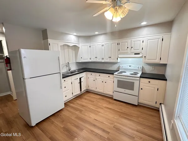 $1,100 | 23 River Street, Unit 1, Hoosick Falls, NY 12090