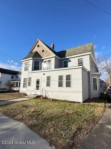 $1,100 | 23 River Street, Unit 1, Hoosick Falls, NY 12090