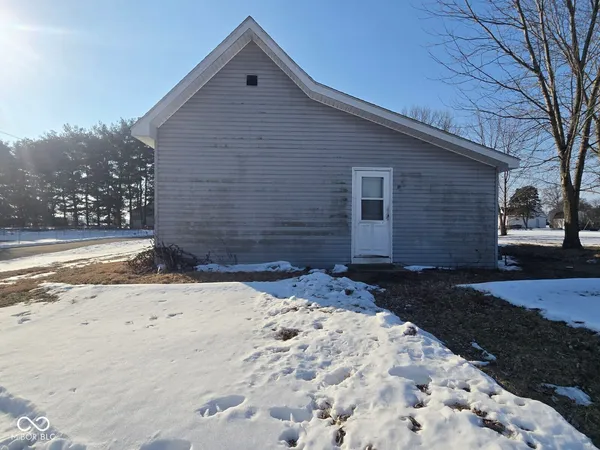 $74,900 | 691 East Middle Street, Rosedale, IN 47874