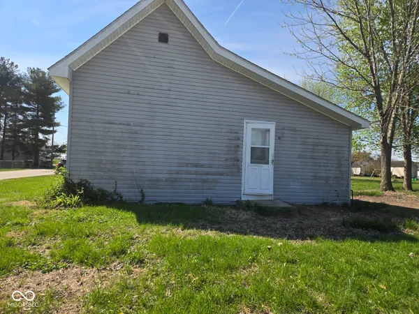 $74,900 | 691 East Middle Street, Rosedale, IN 47874