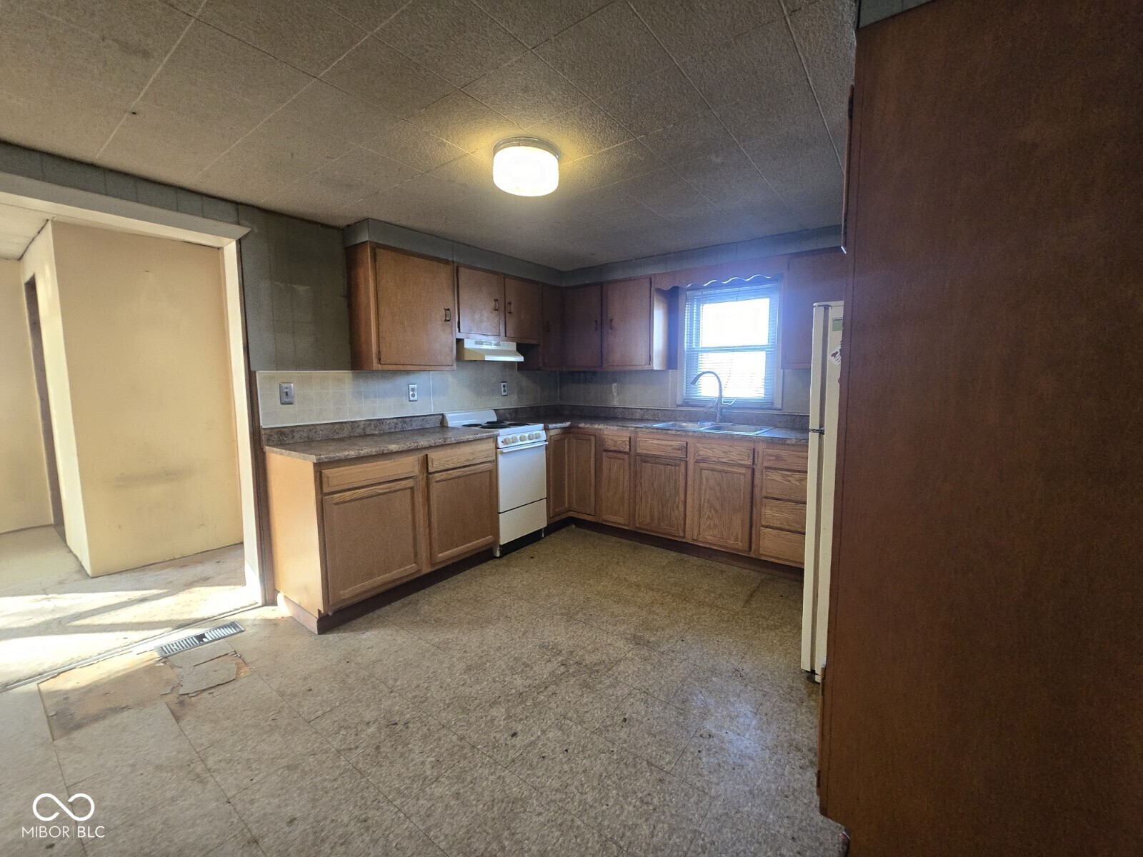 691 East Middle Street Rosedale, IN 47874 - Photo 9 of 13