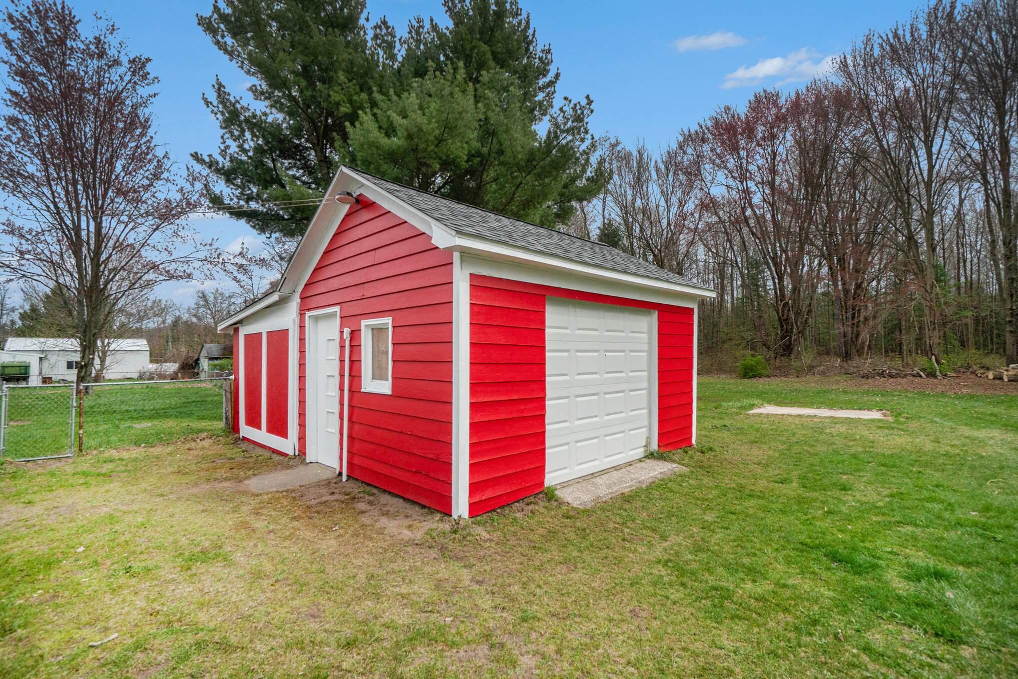 6731 Cline Road Fruitport, MI 49415 - Photo 14 of 20 16-Apr 24, 2024 12-40-29-Wn9p