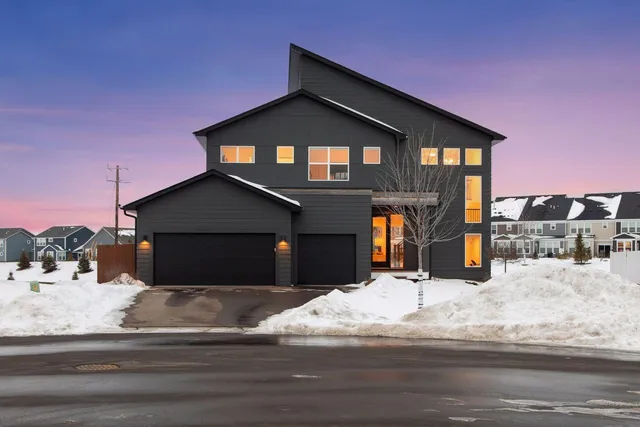 $769,000 | 5028 Airlake Draw, Woodbury, MN 55129