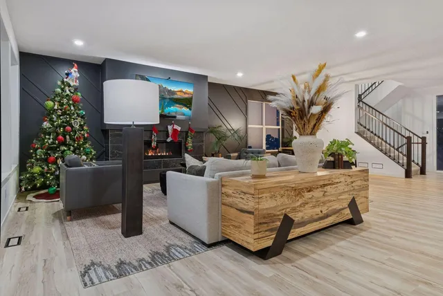 $769,000 | 5028 Airlake Draw, Woodbury, MN 55129