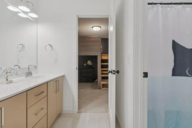 $769,000 | 5028 Airlake Draw, Woodbury, MN 55129