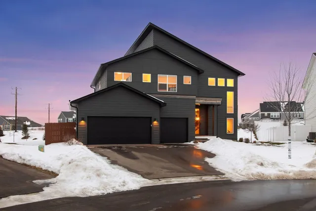 $769,000 | 5028 Airlake Draw, Woodbury, MN 55129