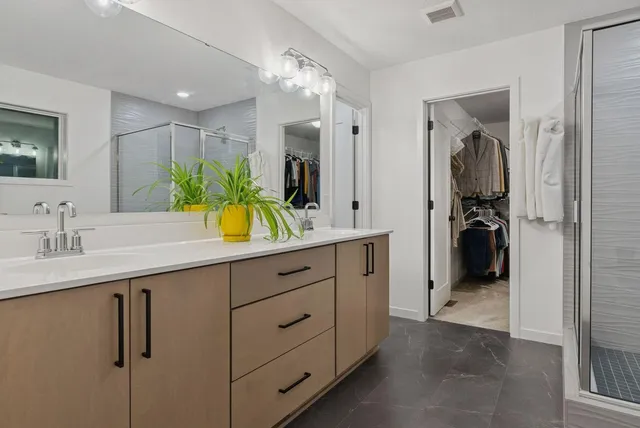 $769,000 | 5028 Airlake Draw, Woodbury, MN 55129