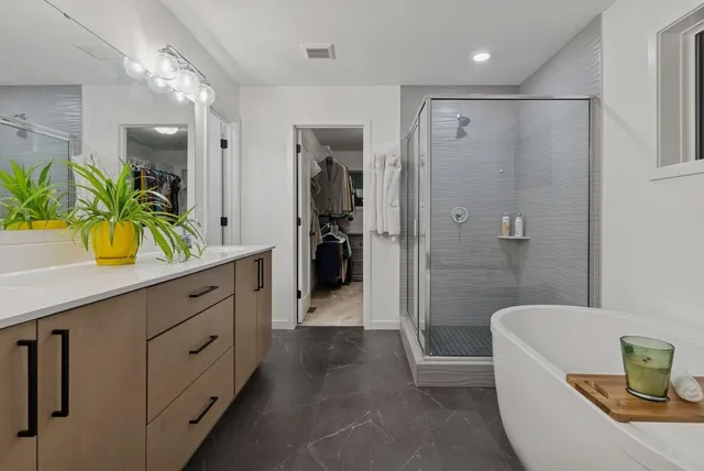 $769,000 | 5028 Airlake Draw, Woodbury, MN 55129