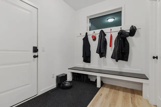 $769,000 | 5028 Airlake Draw, Woodbury, MN 55129