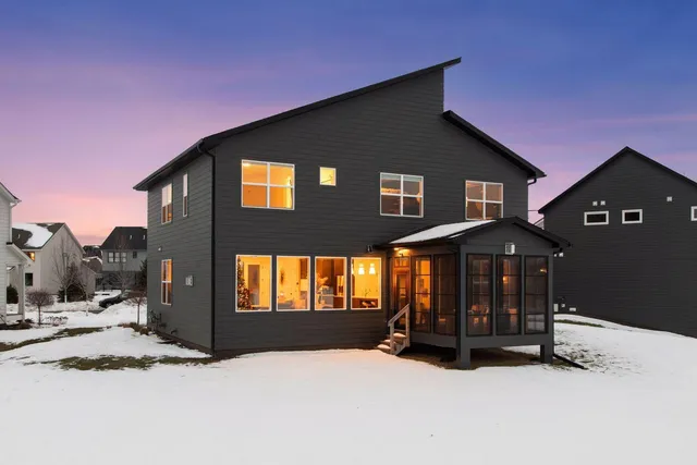 $769,000 | 5028 Airlake Draw, Woodbury, MN 55129