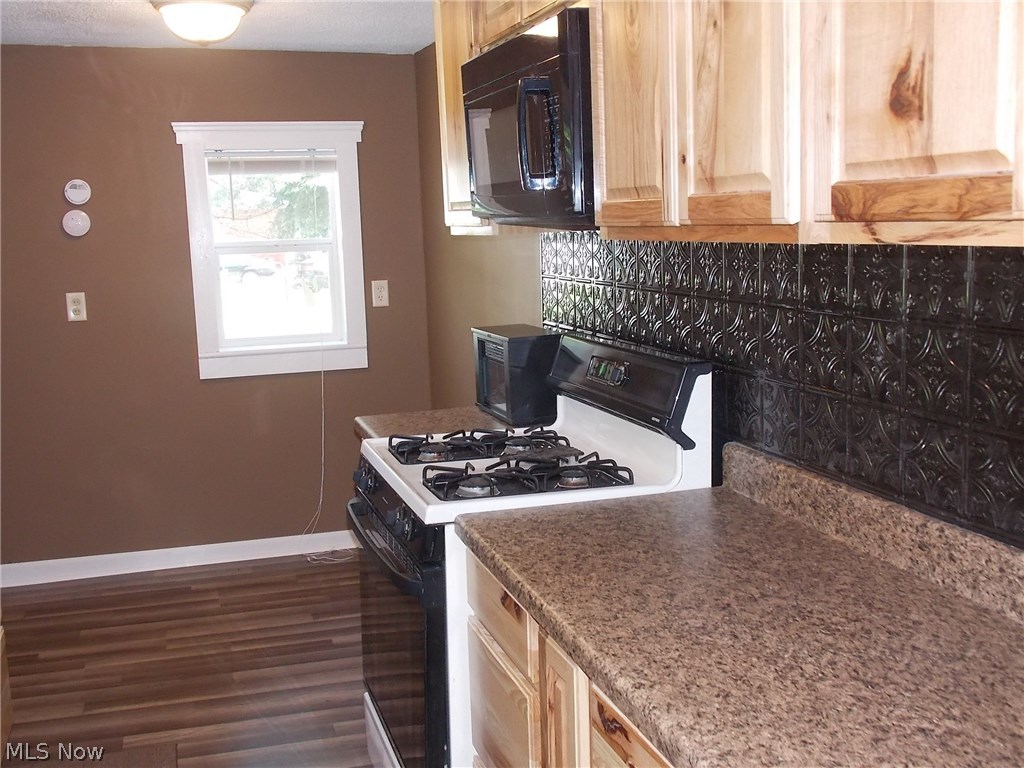 3378 Easton Road Norton, OH 44203 - Photo 11 of 24 Gallery Image 11
