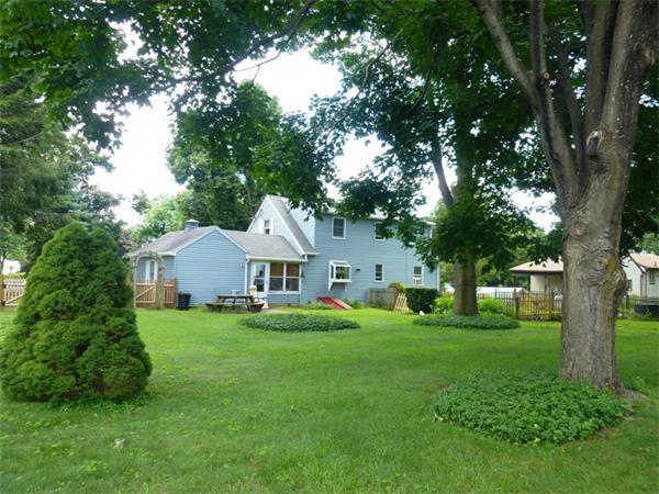 46 Country Road Agawam, MA 01001 - Photo 4 of 24 Gallery Image 4