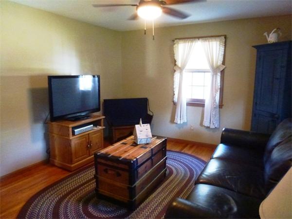 46 Country Road Agawam, MA 01001 - Photo 5 of 24 Gallery Image 5