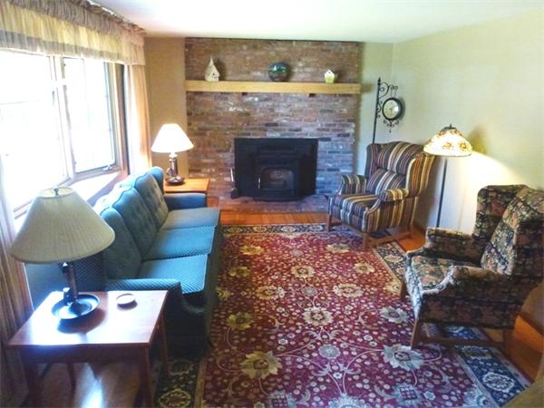46 Country Road Agawam, MA 01001 - Photo 6 of 24 Gallery Image 6