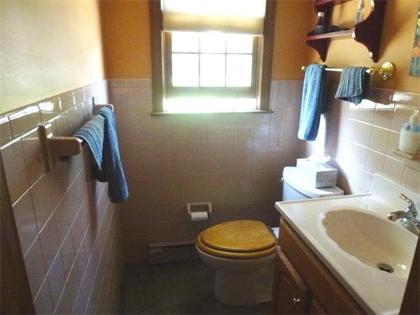 46 Country Road Agawam, MA 01001 - Photo 8 of 24 Gallery Image 8