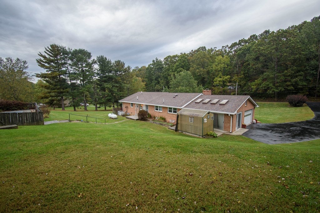 2891 Barrett Ridge Road Draper, VA 24324 - Photo 10 of 53 Gallery Image 10