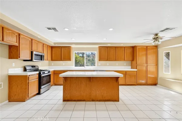 $549,900 | 6252 Sunset Canyon Court, Lancaster, CA 93536