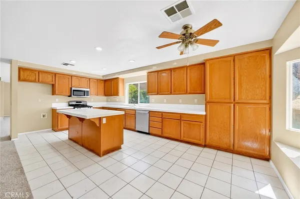 $549,900 | 6252 Sunset Canyon Court, Lancaster, CA 93536