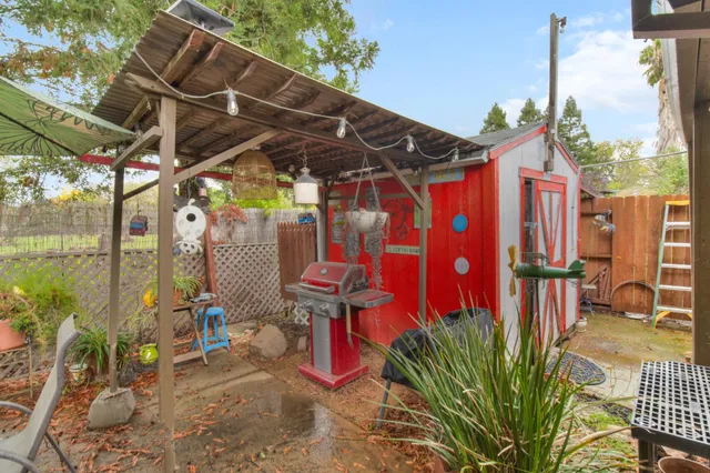 a view of outdoor space yard and patio