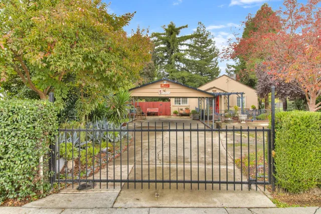 $299,900 | 215 Peralta Avenue, Sacramento, CA 95833