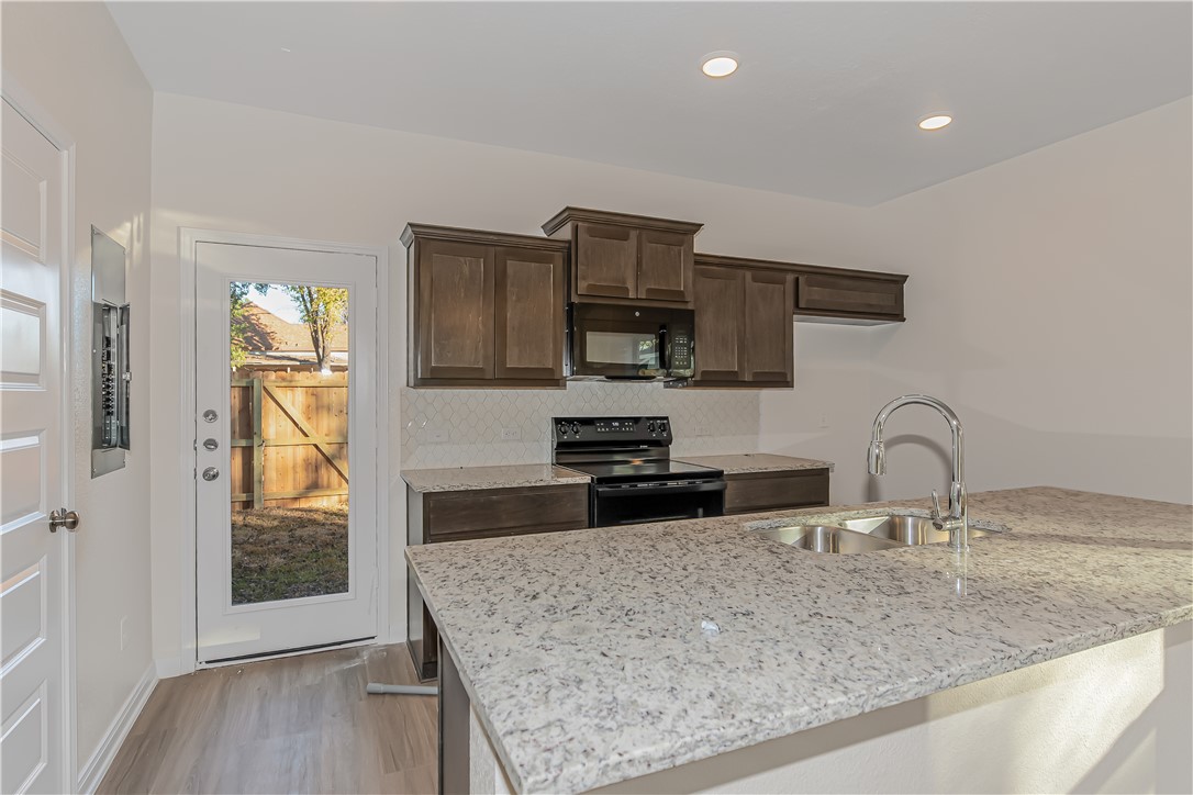 601 West 24th Street, Unit 113 Bryan, TX 77803 - Photo 3 of 17