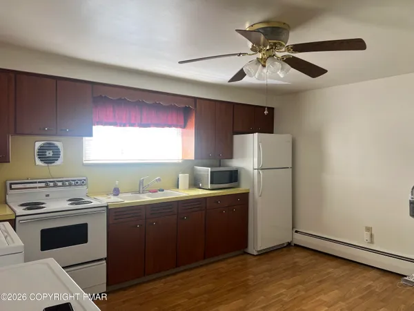 $1,200 | 144 East Diaz Avenue, Unit REAR, Nesquehoning, PA 18240