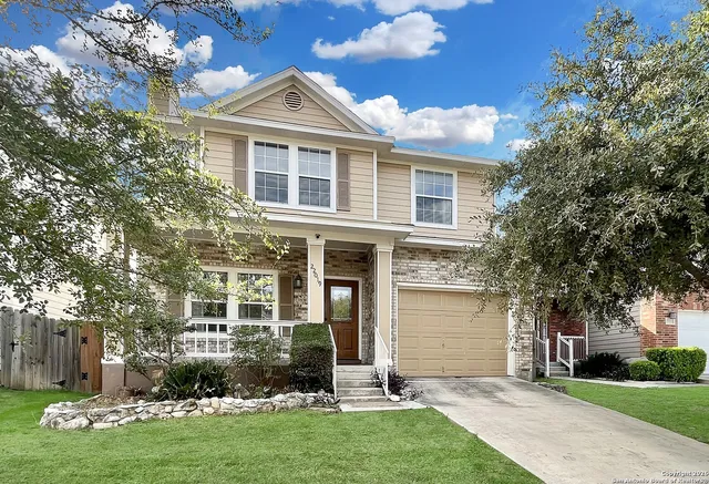 $1,950 | 22019 Goldcrest Run, San Antonio, TX 78258