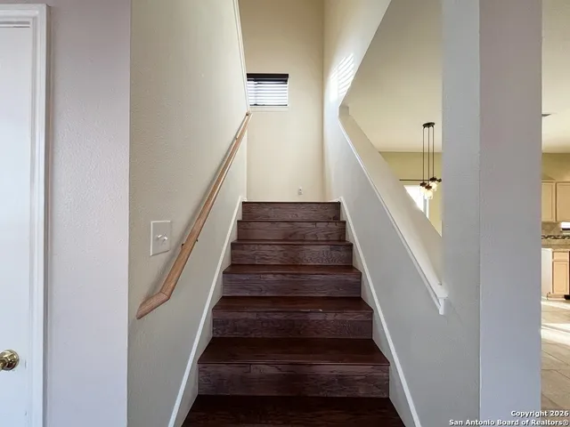 $1,895 | 22019 Goldcrest Run, San Antonio, TX 78258