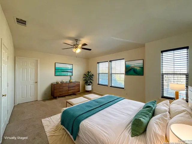 $1,895 | 22019 Goldcrest Run, San Antonio, TX 78258