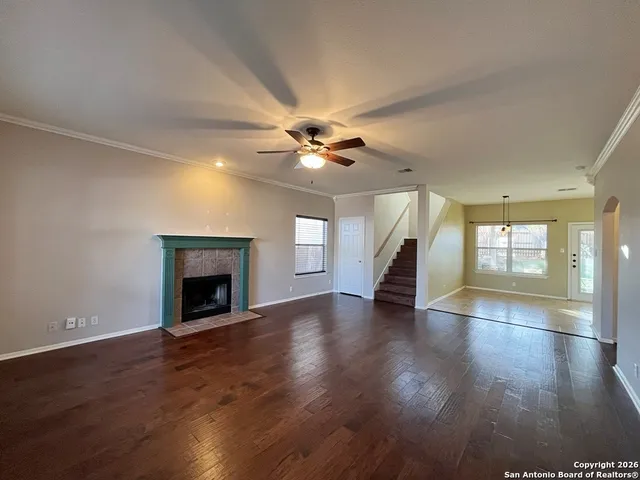 $1,895 | 22019 Goldcrest Run, San Antonio, TX 78258