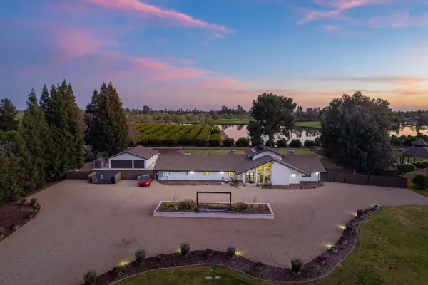 $2,196,000 | 11735 East Santa Ana Avenue, Clovis, CA 93619