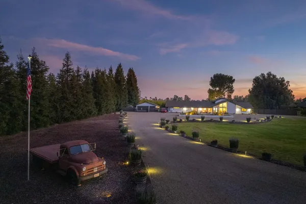 $2,196,000 | 11735 East Santa Ana Avenue, Clovis, CA 93619